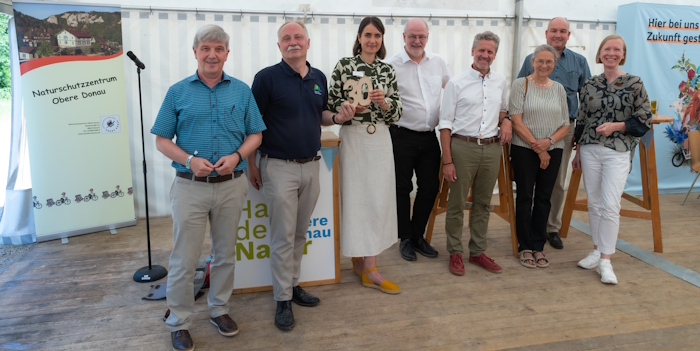 Stefan Bär (Landrat Tuttlingen), Bernd Schneck (Geschäftsführung Naturparkverein), Alisa Klamm (Geschäftsführung NAZ), Dr. Reinhold Schaal (Umweltministerium BW), Berthold Reichle (Leitung Nationalpark Schwarzwald), Ute Raddatz (ehem. Geschäftsführung NAZ), Matthias Frankenberg (1. Landesbeamter Zollernalbkreis), Stefanie Bürkle (Landrätin Sigmaringen) 